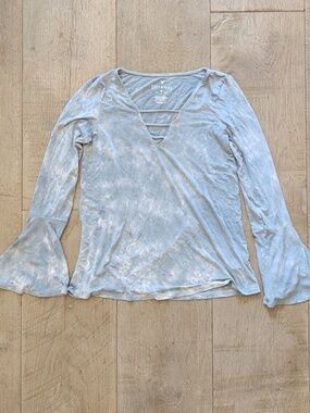 American Eagle Soft & Sexy Blue Tie-Dye Long Sleeve Shirt V-Neck Bell Sleeves XS